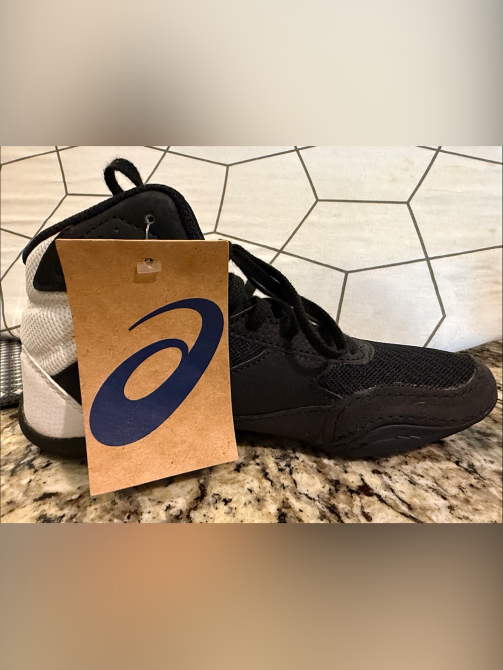 Asics Kids Black and White Wrestling Shoes 3.5Y